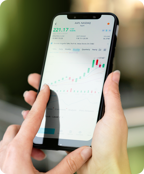 Real-Time Market Analysis from Your Phone Hand using mobile trading platform with chart